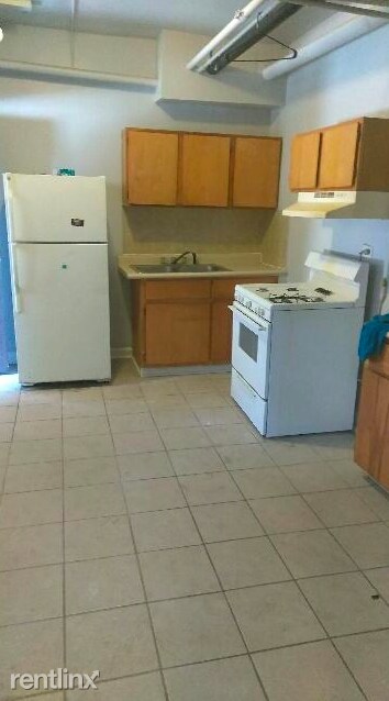 Building Photo - 1 br, 1 bath Apartment - 8205 S Maryland Ave
