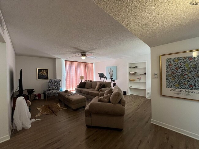 Foto del edificio - 2100 Santa Fe St