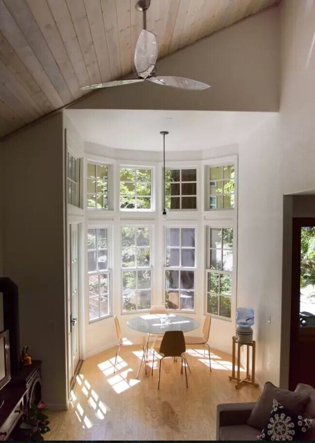 Foto del edificio - 15328 Glandy Glen Ln