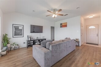 Building Photo - 3301 Southhill Dr