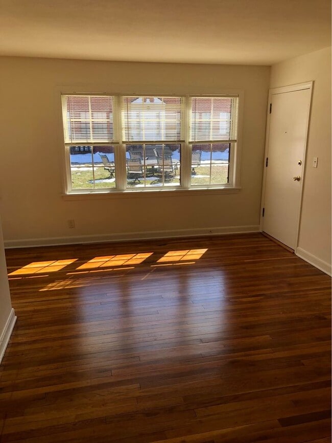 Foto del edificio - Gardens on Hillcrest