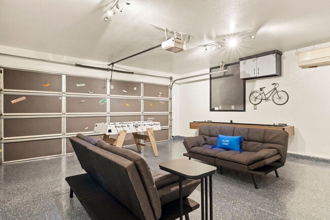 Building Photo - 4111 S Dewdrop Ct