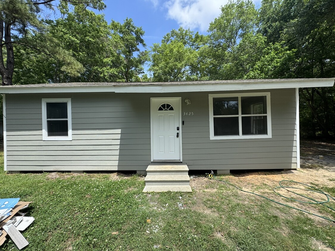 Foto principal - 3425 Bryan St