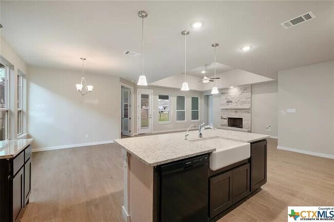 Building Photo - 107 Indigo Bend