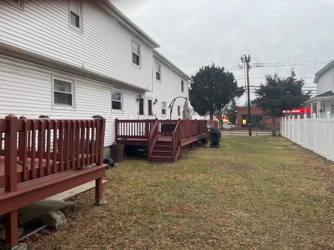 Building Photo - 2 Hobson St