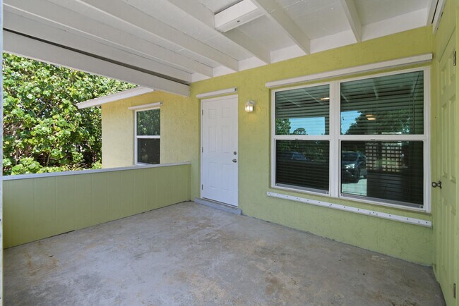 Foto del edificio - 8839 SE Hobe Ridge Ave