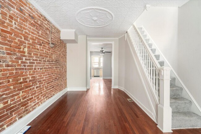 Foto del edificio - Stylish & Spacious 2 Bed, 1 Bath Home