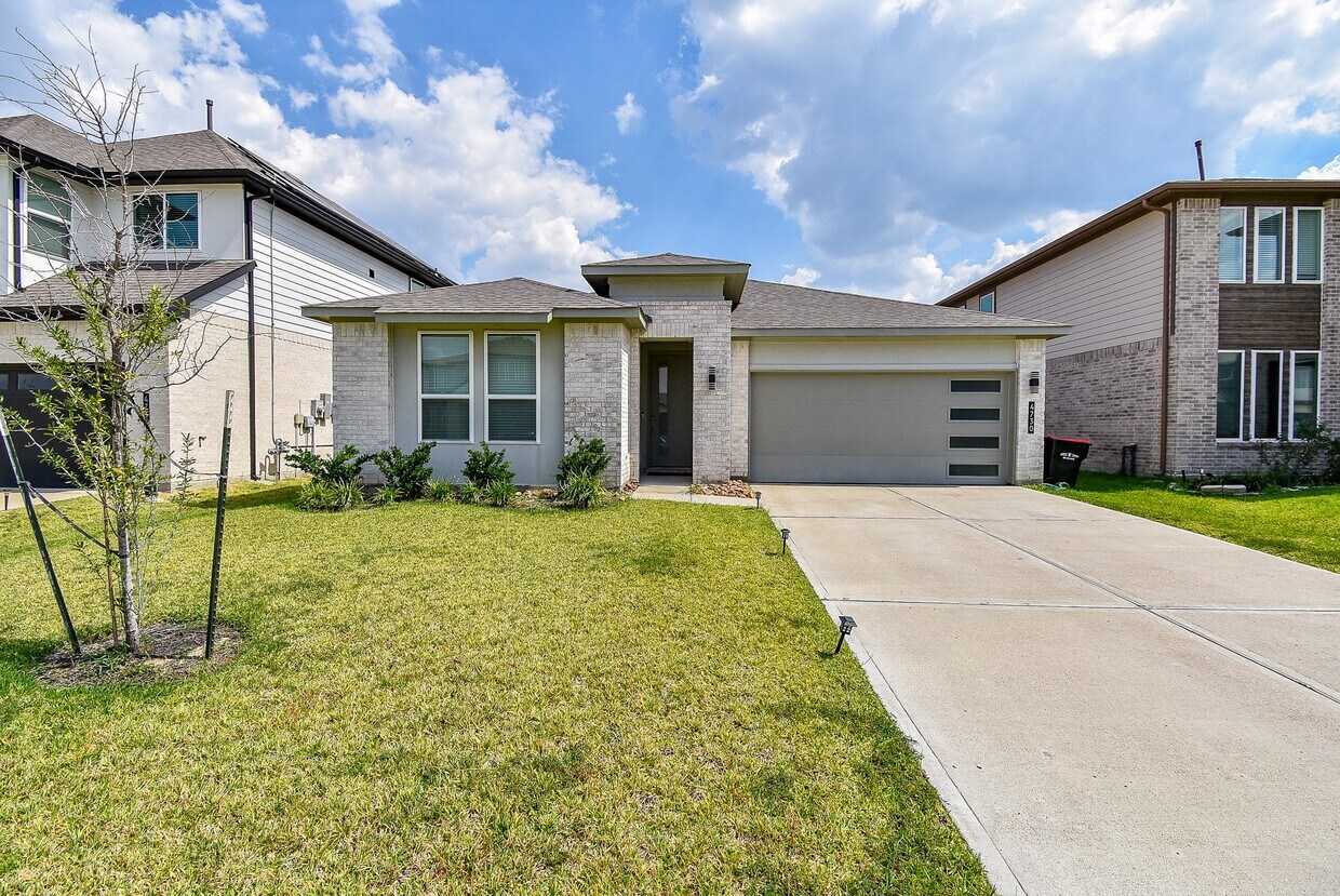 Foto principal - 4730 Torcello Fls Ln