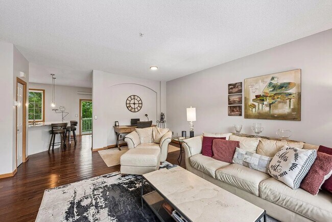 Foto del edificio - 787 Fairfield Cir
