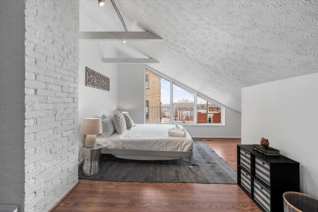 Foto del edificio - 962 Pavilion St