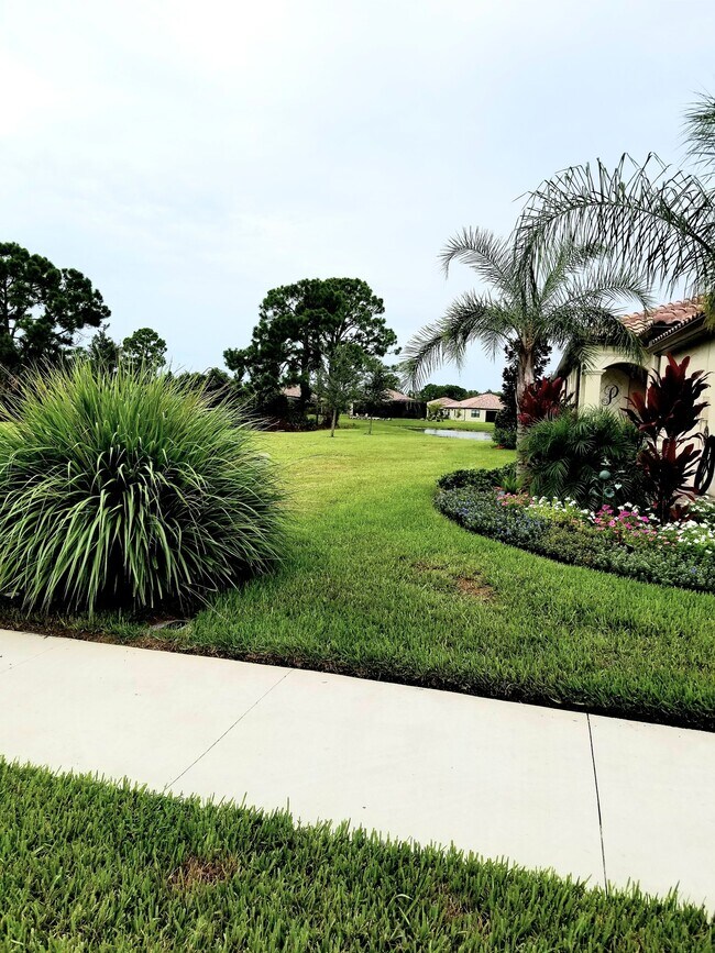 Building Photo - 12604 Garibaldi Ln