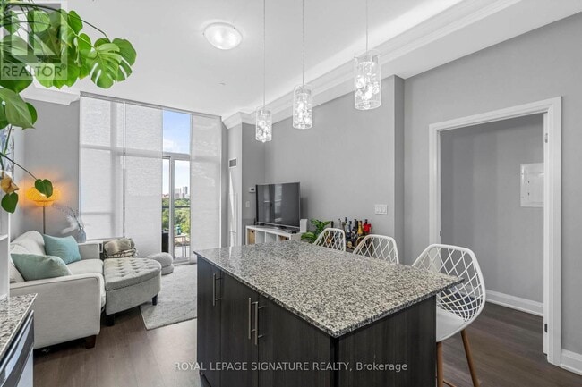 Building Photo - 35-1235 Fontenay Ct