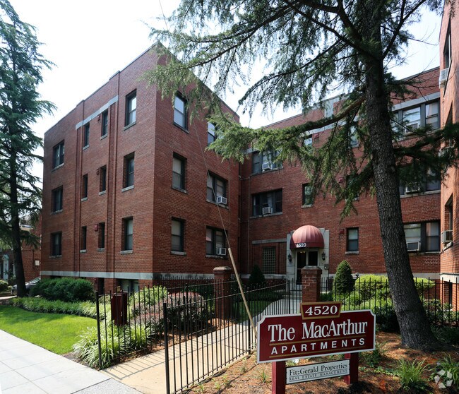 Foto del edificio - The MacArthur Apartments