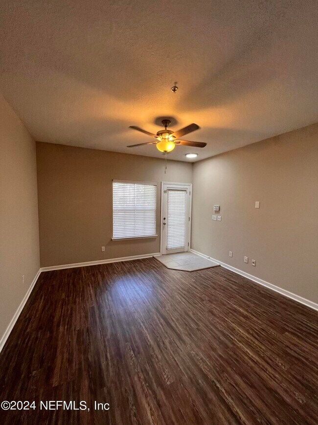 Foto del edificio - 2200 Marsh Hawk Ln