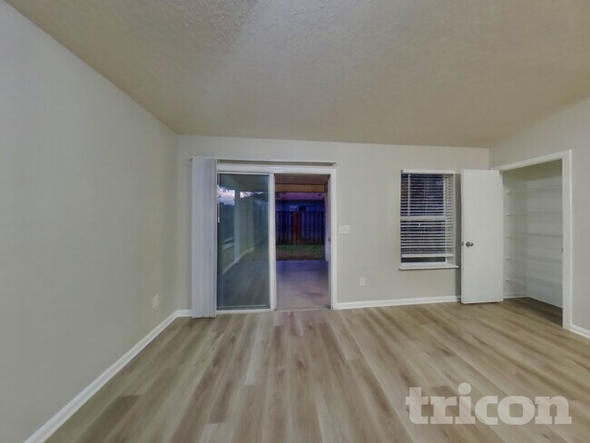 Foto del edificio - 12810 Radiant Run Ct