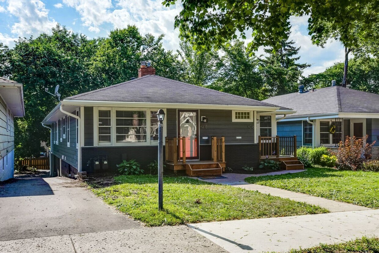 Primary Photo - Lavrusik Properties 4316/4318 York Ave S