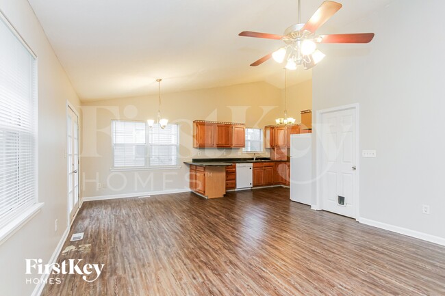 Building Photo - 2835 Greenview Way