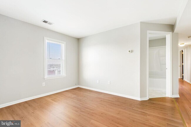 Foto del edificio - 1726 W 8th St