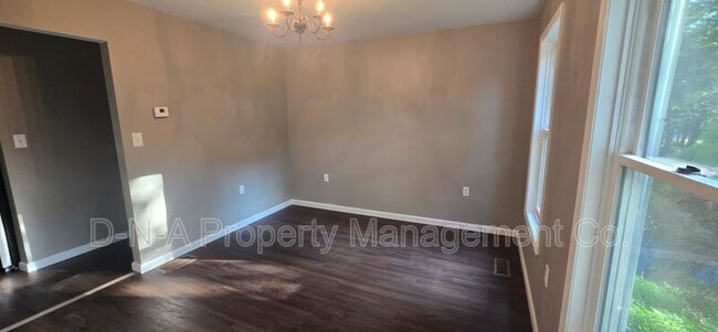 Building Photo - 412 Lakeside Dr