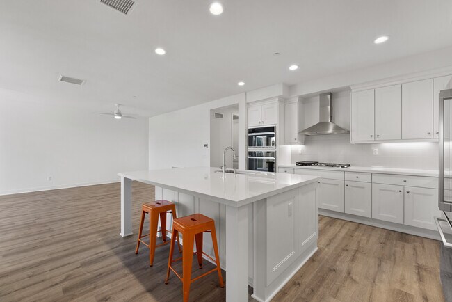 Building Photo - 3187 Doheny Way