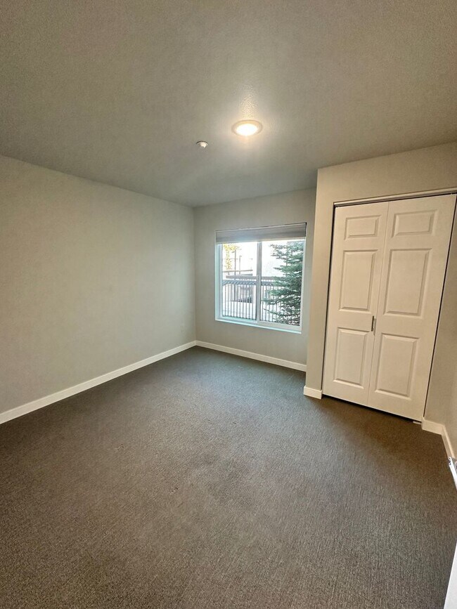 Foto del edificio - Quiet Small town Apartment in Davenport