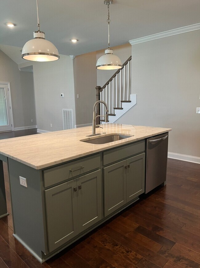 Foto del edificio - 446 Ruby Oaks Ln