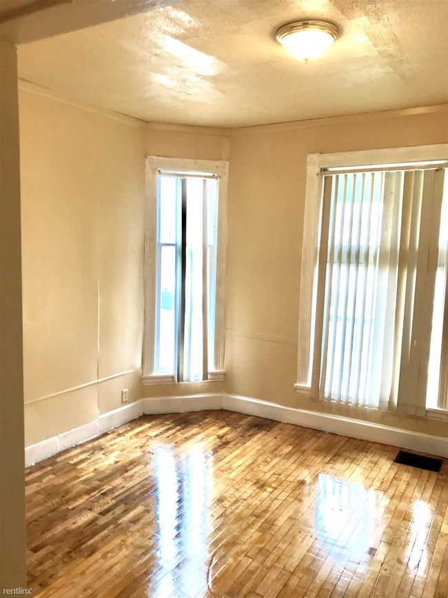 Building Photo - 3 br, 1 bath Duplex - 1218 Euclid Ave SE U...