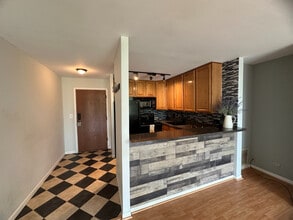 Building Photo - 5820 Oakwood Dr