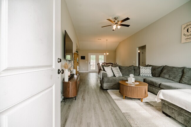 Foto del edificio - 46 Persimmon Blvd