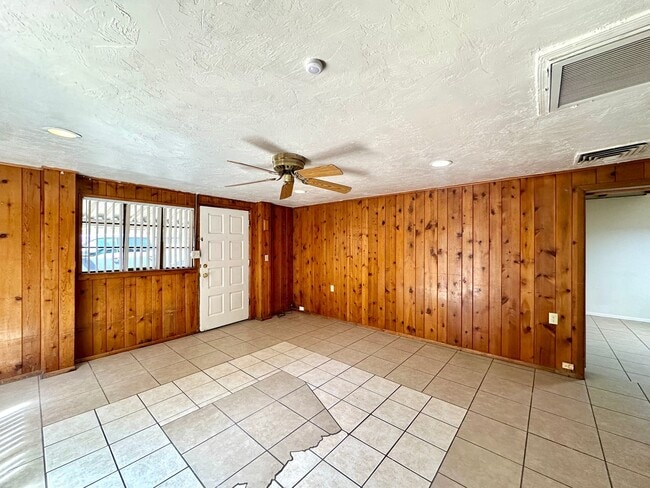 Foto del edificio - RogerRd237-243