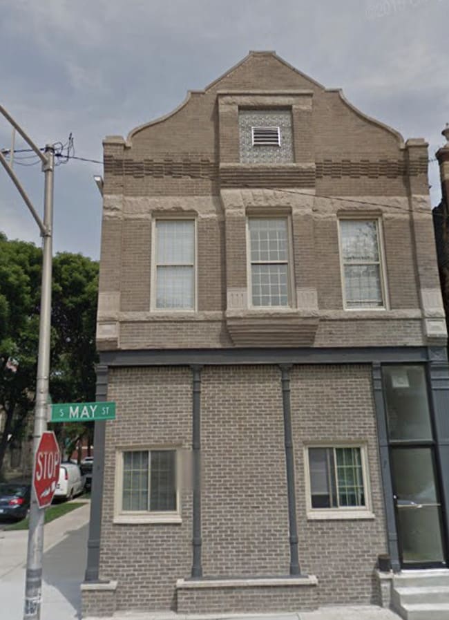 Building Photo - 3227 S May St