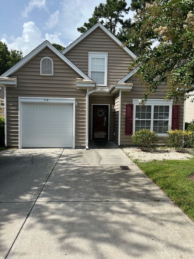 Primary Photo - Pinecrest Two Bedroom Home