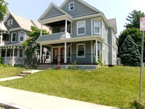 Building Photo - 1338 Parkwood Blvd