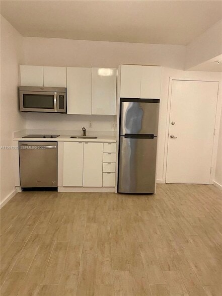 Photo - 1611 Meridian Avenue Unit 106