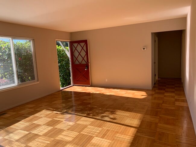 Foto del edificio - 1525 Hudson St