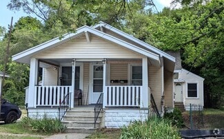 Building Photo - 834 W Southern Ave