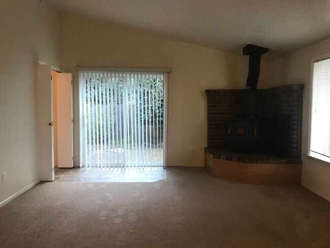Foto del edificio - 3 Bedroom House ~ South Corvallis ~ Pet Fr...
