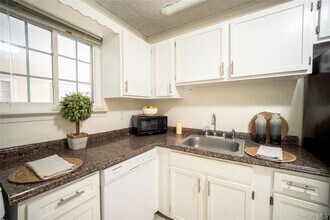 Building Photo - 317 Fox Run Ln