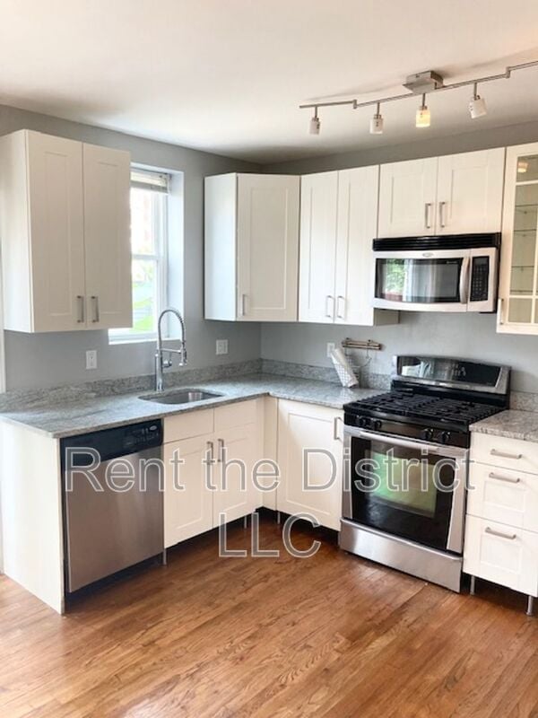 Foto del edificio - 624 Orleans Pl NE