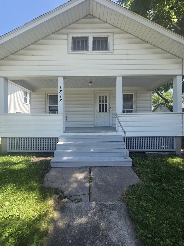 Primary Photo - 1818 Summer St