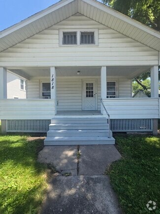 Building Photo - 1818 Summer St