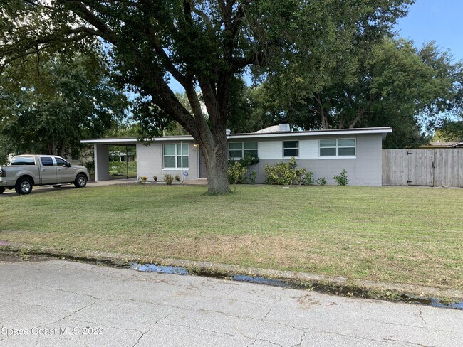 Foto del edificio - 1210 Princeton Rd