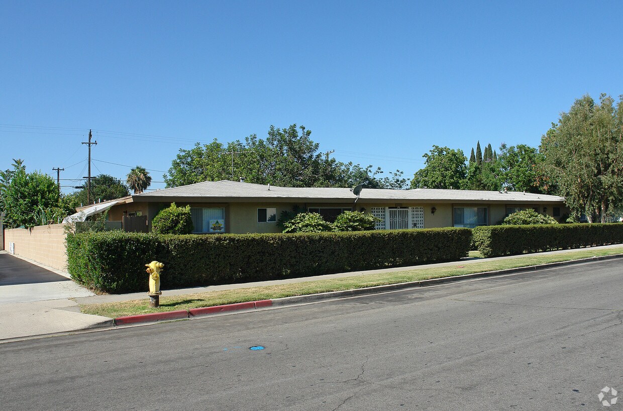 Primary Photo - 2102 E Westport Dr