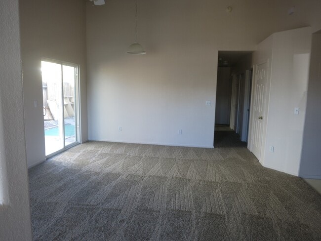 Building Photo - 324 Soaring Way