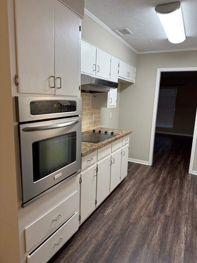 Foto del edificio - 1150 Chatwood Dr.