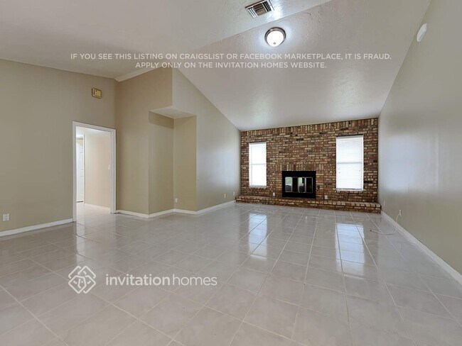 Foto del edificio - 13325 Kingsbury Dr