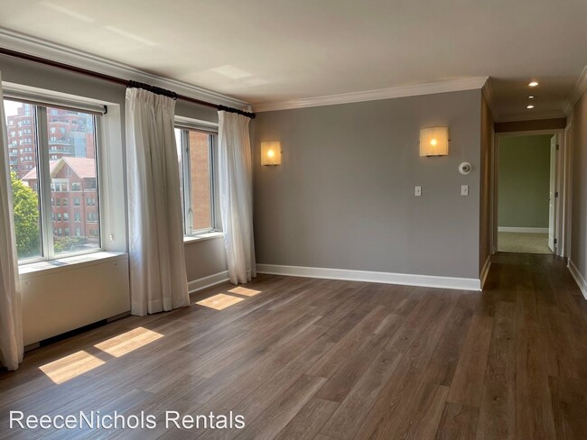 Building Photo - 2 br, 1 bath House - 221 W. 48th St. #1003