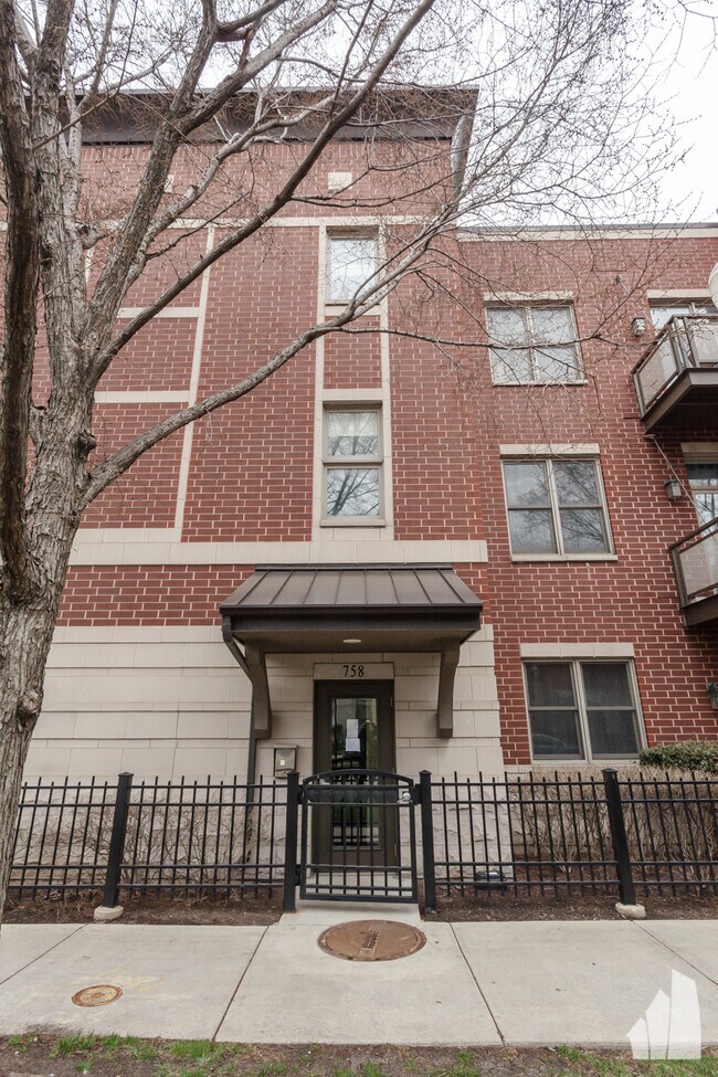 Building Photo - 758 W 14th St