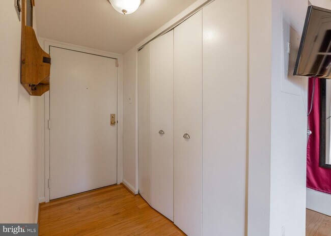 Foto del edificio - 1436 Meridian Pl NW