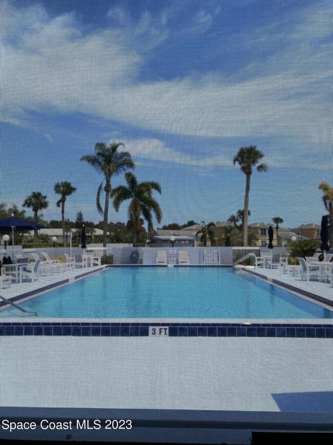 Foto del edificio - 1475 Malibu Cir NE